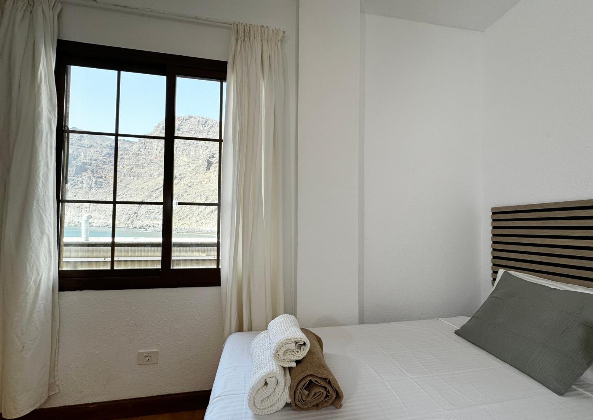 Fabulous Ocean & Cliff View Apartment