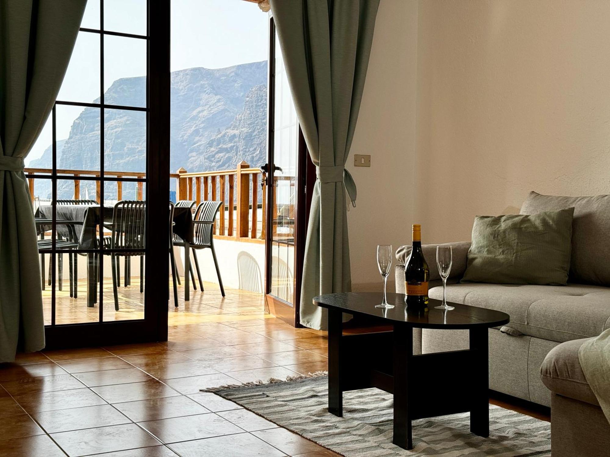 Apartment Fabulous Ocean & Cliff View Acantilado de los Gigantes