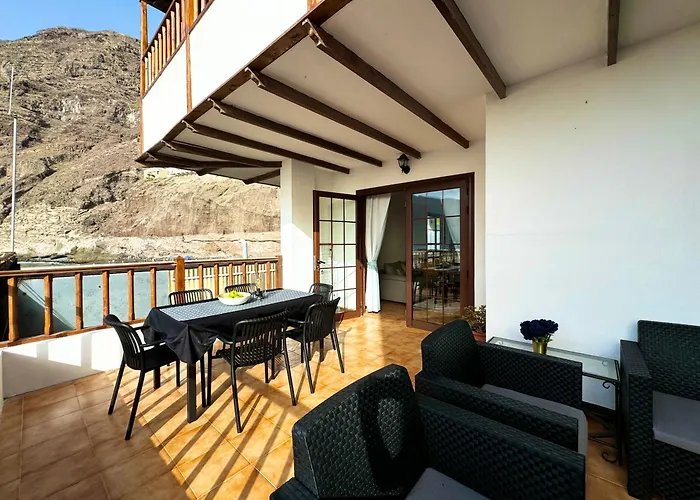 Fabulous Ocean & Cliff View